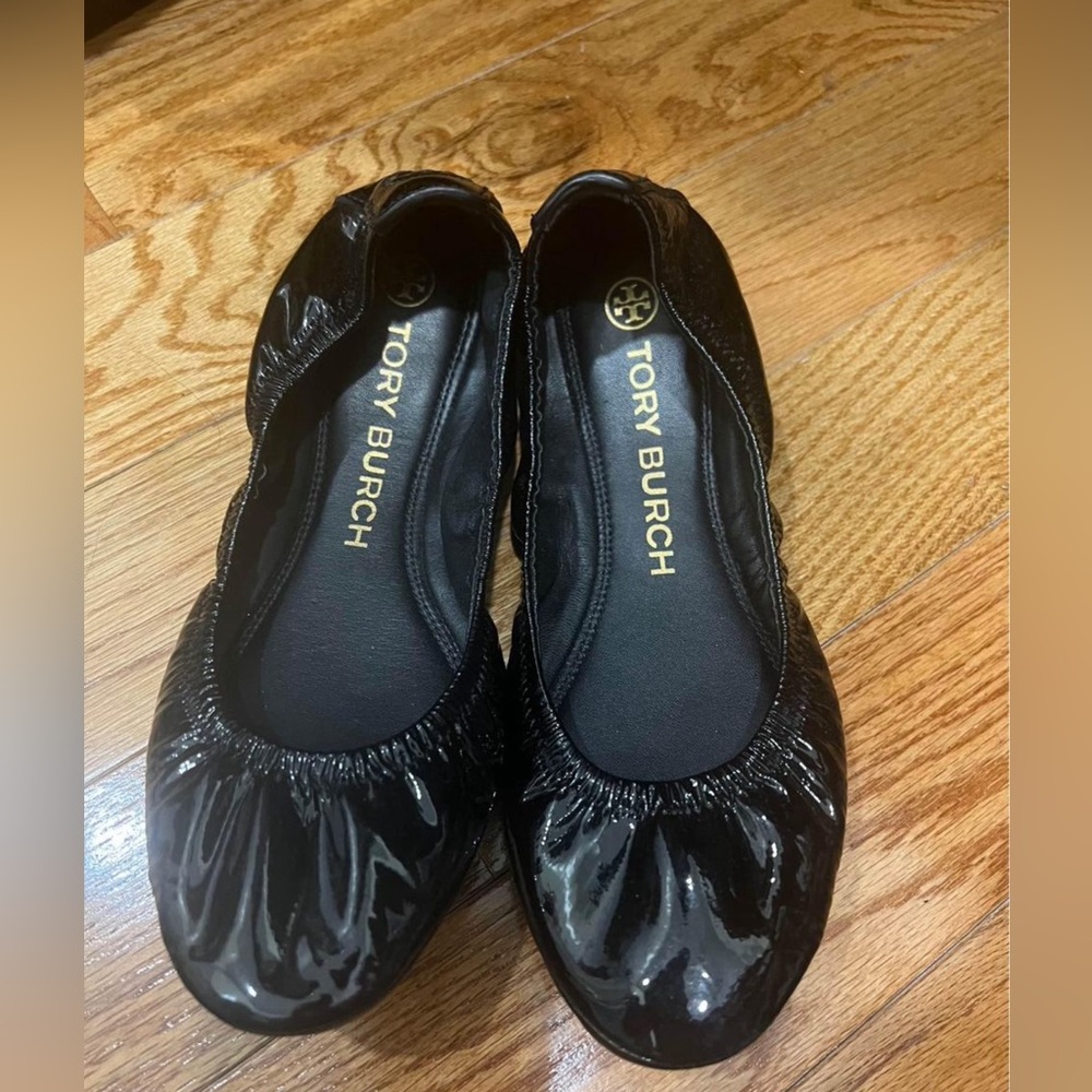 Tory Burch size 6 like new flats